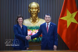 Prime Minister Le Minh Hung receives CEO of FTSE Russell Fiona Bassett in Hanoi on September 17, 2026. (Photo: VNA)