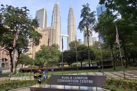 The Petronas Twin Towers, a tourist magnet of Malaysia, as seen from the Kuala Lumpur Convention Centre (Photo: VNA)
