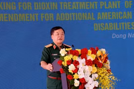 Deputy Minister of National Defence Sen. Lt. Gen. Hoang Xuan Chien addresses the ceremony at Bien Hoa Air Base in Dong Nai on September 15. (Photo: VNA)