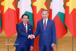 General Secretary of the Communist Party of Vietnam Central Committee and President To Lam (right) and Myanmar President Min Aung Hlaing at their talks in Hanoi on September 5, 2026 (Photo: VNA)