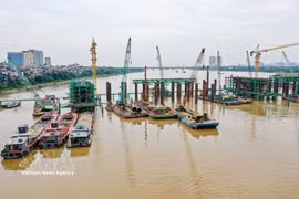 The construction site of the Tran Hung Dao Bridge project (Photo: VNA)