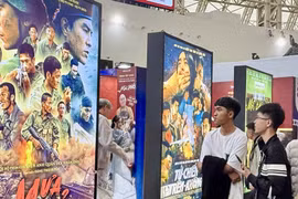 Posters of "Red Rain" and "Hijacked" at the Autumn Fair 2025 (Photo: VNA)