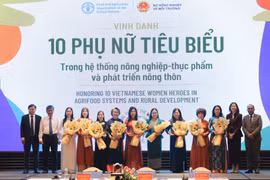 The Vietnamese women honoured by FAO and officials at the ceremony in Ho Chi Minh City on October 15, 2026 (Photo: nongthonviet.vn)