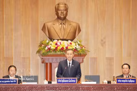 President of the Lao National Assembly Xaysomphone Phomvihane delivers the opening remarks at the first extraordinary session on July 6, 2026. (Photo: VNA)