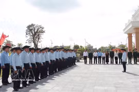 Team 192 under the Hue Military Command at the September 7 send-off ceremony for the mission in Laos (Photo: VNA)