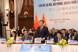 Secretary of the Lao Cai Party Committee Duong Quoc Huy speaks at the conference on August 24. (Photo: VNA)