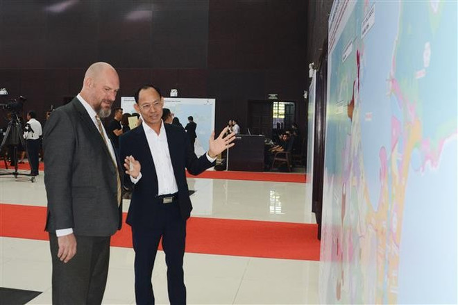 vietnam-establishes-first-free-trade-zone-in-da-nang-2.jpg