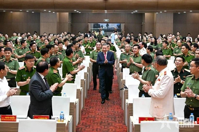 public-security-force-lauded-for-embracing-president-ho-chi-minhs-ideals.jpg