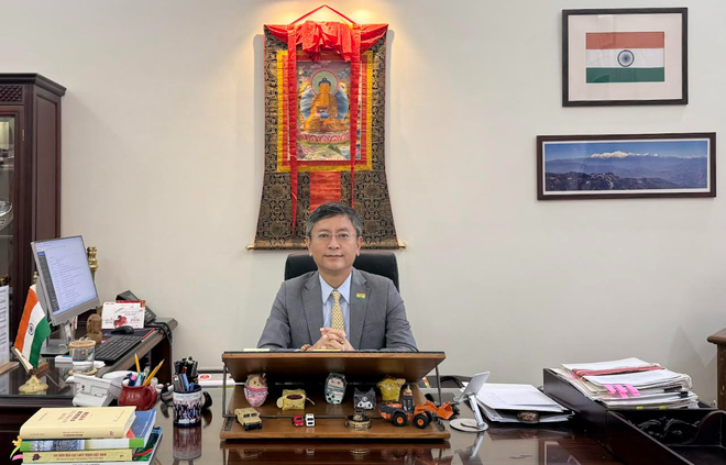 indian-ambassador-to-vietnam-tshering-w-sherpa.png