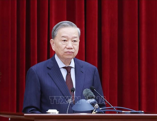 Party General Secretary To Lam addresses the meeting of the 13th Party Central Committee in Hanoi on January 23 (Photo: VNA)