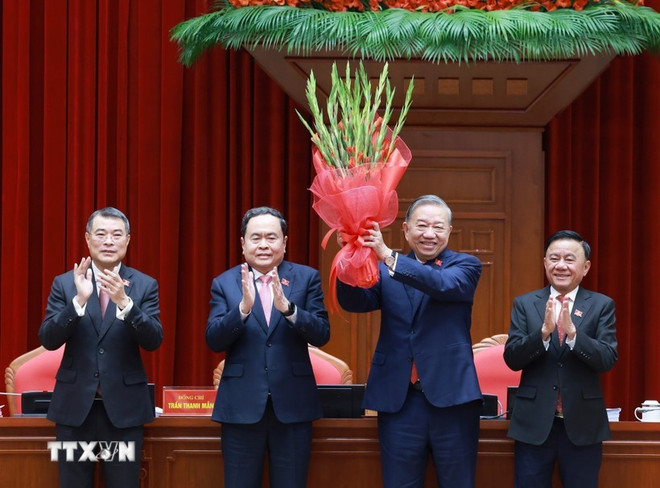 14th-party-central-committee-unanimously-elects-to-lam-as-general-secretary.jpg