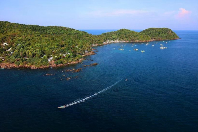 The southern waters of Phu Quoc Island (Photo: VNA) phu-quoc-1.jpg