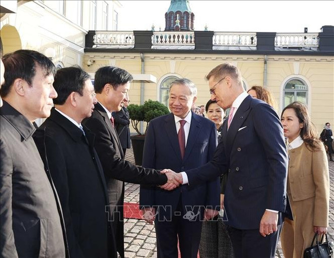 finland-greets-vietnamese-party-chief-with-welcome-ceremony.jpg