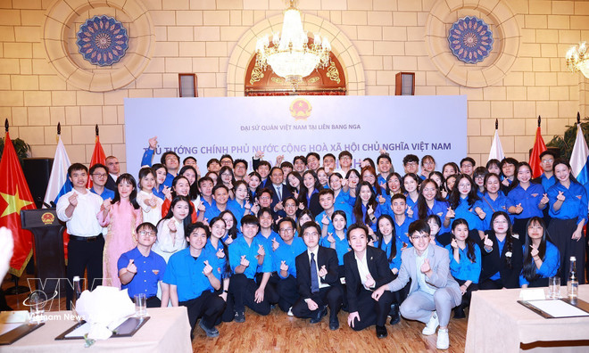 vnanet-pm-meets-vietnamese-community-in-russia-1.jpg