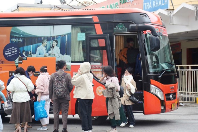 Transport prices climbed 0.95%, raising the overall CPI by 0.09 percentage point. (Photo: VietnamPlus) transport-prices.jpg