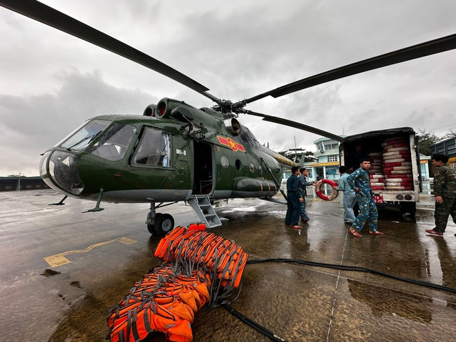 helicopter-prepares-to-deliver-relief-supplies.jpg