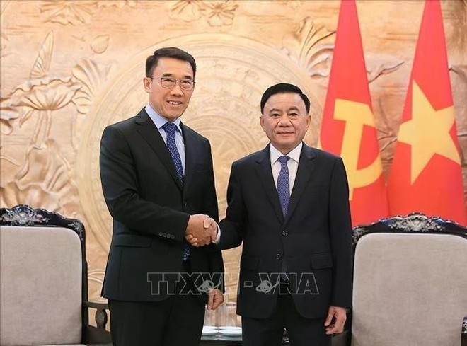 vietnamese-lao-parties-enhance-relations.jpg
