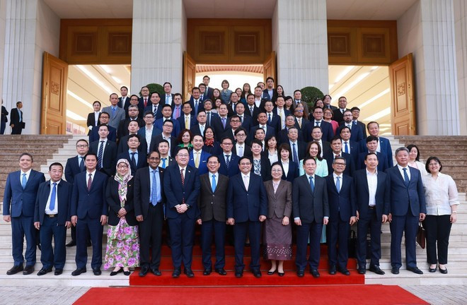 pm-holds-dialogue-with-businesses-from-asean.jpg