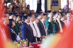 Prime Minister Pham Minh Chinh and delegates attend the special art programme. (Photo: VNA)