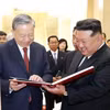 Top Vietnam, DPRK leaders hold talks in Pyongyang