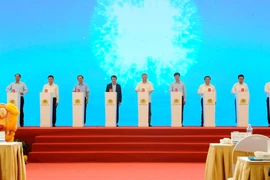 Party General Secretary To Lam and delegates perform the groundbreaking ceremony. (Photo: VNA) 