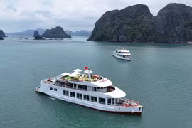 An overnight cruise ship developed by Everland Group for Bai Tu Long Bay. (Photo: VNA)