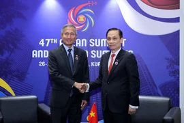 Vietnamese Minister of Foreign Affairs Le Hoai Trung meets with his Singaporean counterpart Vivian Balakrishnan in Kuala Lumpur, Malaysia on October 26 (Photo: MoFA)