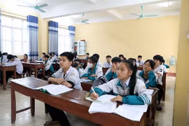 All of the students at the Duc Ly Secondary School in Ha Nam province have joined social insurance. (Photo: VNA/VNS)