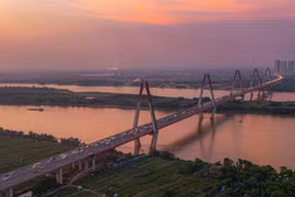 Hanoi to construct three bridges crossing Red River