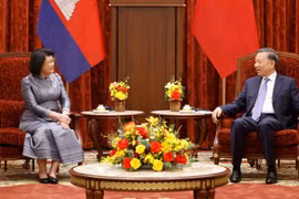 Vietnamese leaders receive Cambodian National Assembly President