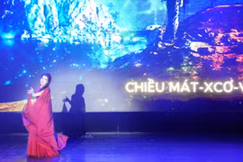 A performance of the "The Epic of Vietnam – Russia Friendship" programme in Moscow. (Photo: VNA)