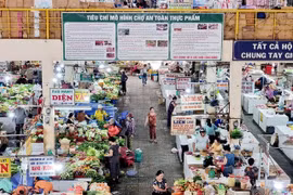 Phan Rang market in Ninh Thuan province is among those operating under the food safety market model. (Photo: VNA)