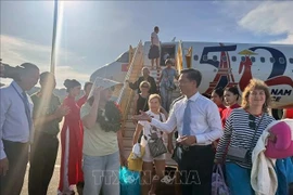 Russian tourists welcomed at Phu Quoc International Airport (Photo: VNA)
