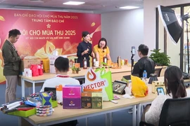 The livestream session at the first Autumn Fair 2025. (Photo: Nhandan)