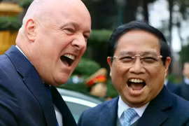 New Zealand Prime Minister Christopher Luxon (L) and Vietnamese Prime Minister Pham Minh Chinh during the former's visit to Vietnam in February. (Photo: RNZ)