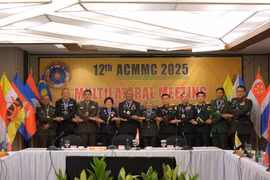 Military medical leaders from 10 ASEAN countries and Timor-Leste at the conference. (Photo: VNA)