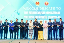 Delegates pose for a group photo (Photo: baochinhphu)