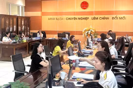 Domestic revenue accounts for 1,158.4 trillion VND, or 69.4% of the yearly estimate. (Photo: VNA)