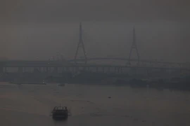 The Bhumibol Bridge is seen amid air pollution during sunrise, in Bangkok, Thailand, Jan 26, 2025. (Reuters photo)