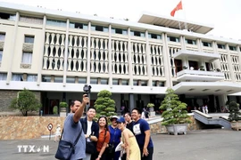 Chinese tourists visit Ho Chi Minh city (Photo: VNA)