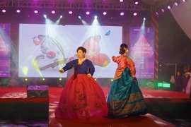 A Hanbok performance at the event. (Photo: VNA)
