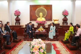 The meeting between the People’s Committee of Can Tho and a delegation from the Consulate General of China in Ho Chi Minh City on September 5 (Photo: VNA)