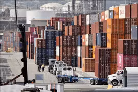 Cargo at Long Beach Port, California, the US. (Photo: Xinhua/VNA)