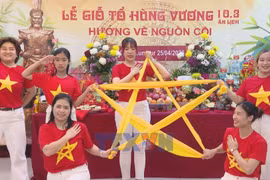 Overseas Vietnamese worldwide commemorate Hung Kings’ commemoration