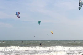 Mui Ne is steadily transforming itself from a well-known resort destination into one of Vietnam and the region’s top spots for sea sports tourism. (Photo: VNA)