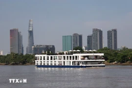 A luxury cruise ship carrying visitors along the Saigon River in Ho Chi Minh City. (Photo: VNA)