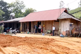 As of May 7, Thanh Son district had begun and completed the construction or repair of homes for 423 out of 622 households, reaching 68.0%. (Photo: VNA)
