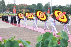 Party, State leaders pay tribute to President Ho Chi Minh
