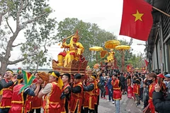 Unique "mock King procession" ritual at Sai Temple Festival