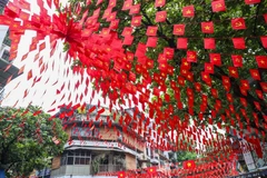 Red flags fill Hanoi’s streets